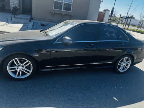 Used 2014 Mercedes-Benz C 250 C 250 Luxury Sedan 4D image 4