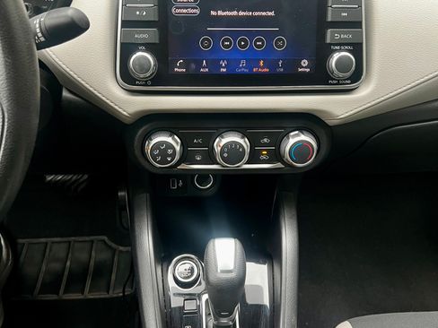 Used 2021 Nissan Versa SV FWD image 14