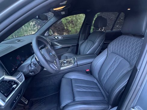 Used 2025 BMW X5 M60i w/ Executive Package image 10