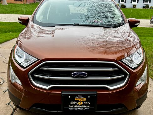 Used 2020 Ford EcoSport SE w/ SE Convenience Package image 2