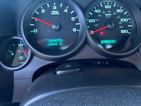 Used 2013 Chevrolet Silverado 1500 W/T RWD image 10