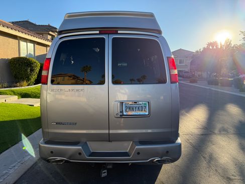 Used 2015 Chevrolet Express 2500 Extended image 6