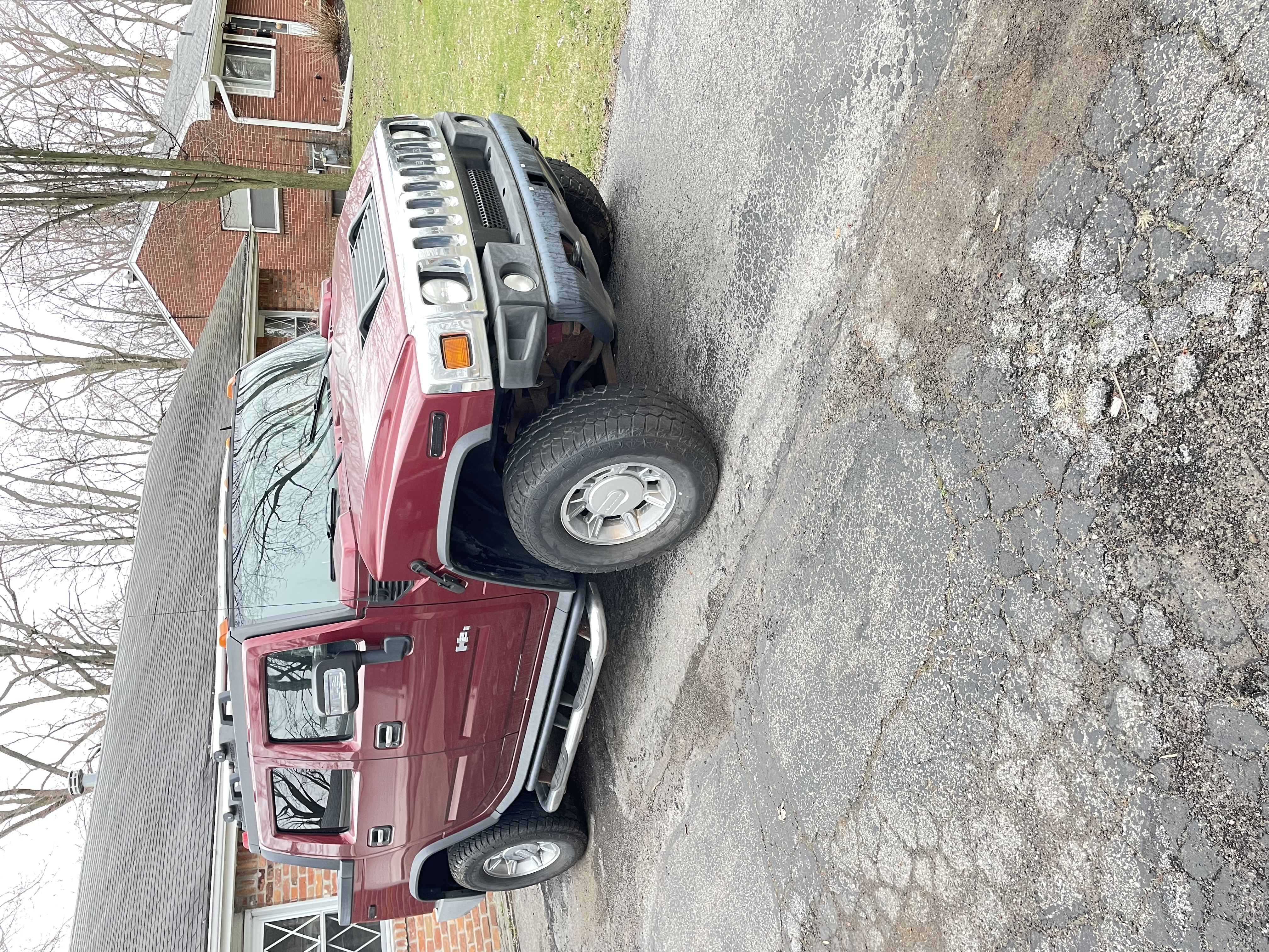 Used 2005 HUMMER H2 SUT w/ Preferred Equipment Group AWD/4WD image 1