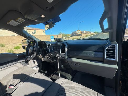 Used 2017 Ford F350 XLT w/ XLT Value Package AWD/4WD image 5
