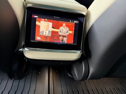 Used 2021 Tesla Model S Long Range image 8