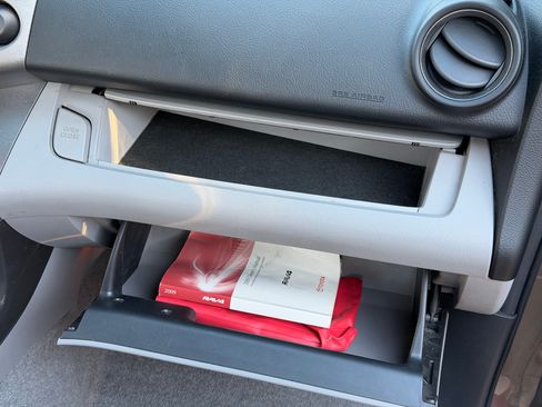 Used 2009 Toyota RAV4 Limited image 14