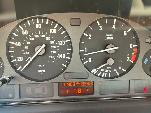 Used 2001 BMW 530i Sedan image 13