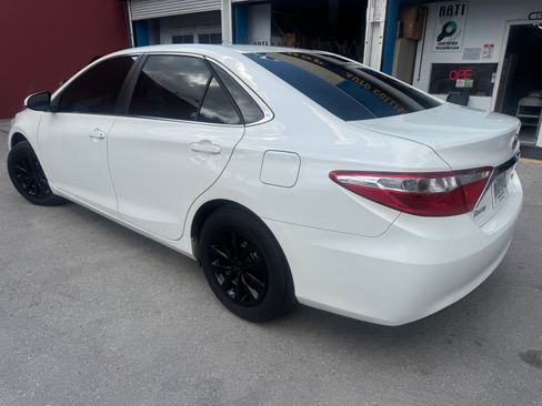 Used 2016 Toyota Camry LE image 5