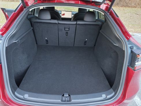 Used 2024 Tesla Model Y Long Range image 14