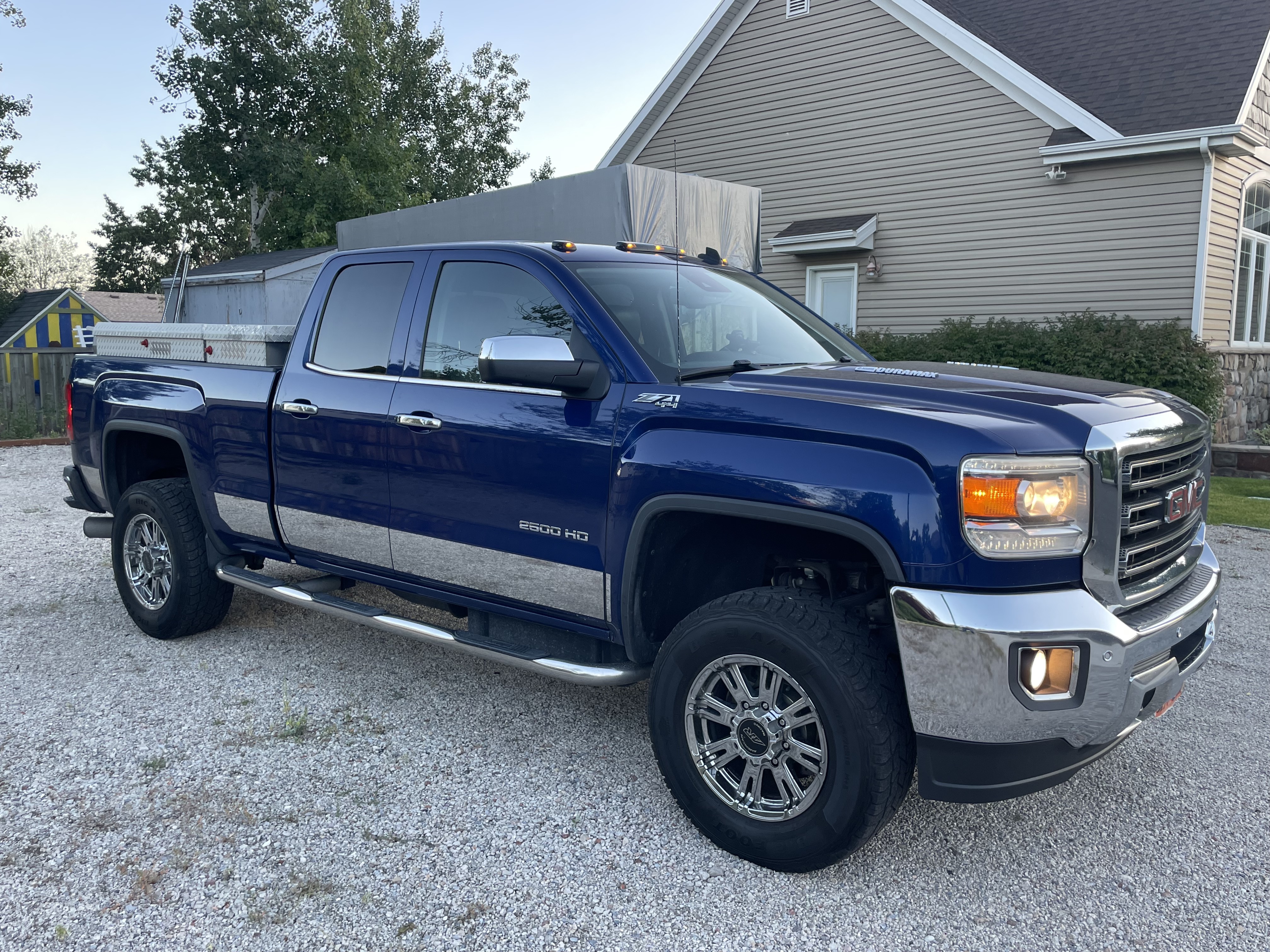 Used 2015 GMC Sierra 2500 SLT w/ Driver Alert Package AWD/4WD image 5