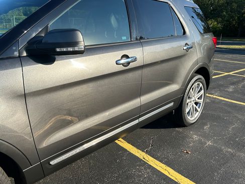 Used 2017 Ford Explorer Limited image 15