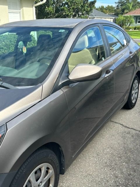 Used 2013 Hyundai Accent GLS FWD image 1