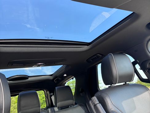 Used 2019 Land Rover Discovery HSE AWD/4WD image 12