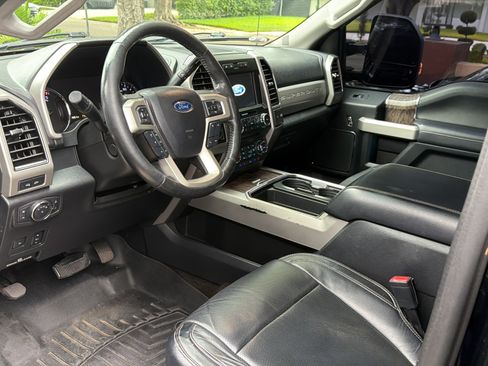 Used 2018 Ford F250 Lariat w/ Lariat Ultimate Package AWD/4WD image 6