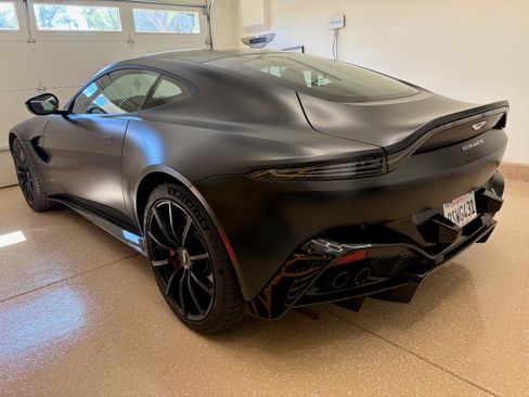 Used 2020 Aston Martin V8 Vantage Coupe image 12