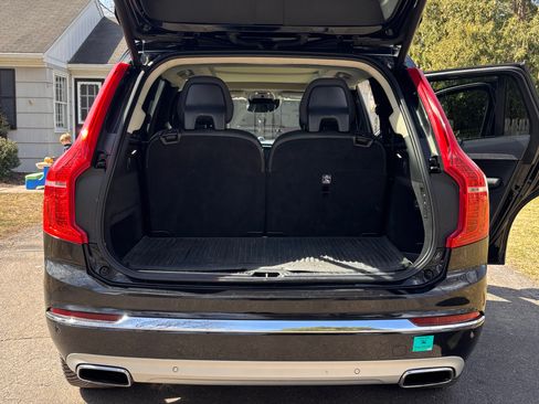 Used 2021 Volvo XC90 T6 Inscription w/ Lounge Package image 16