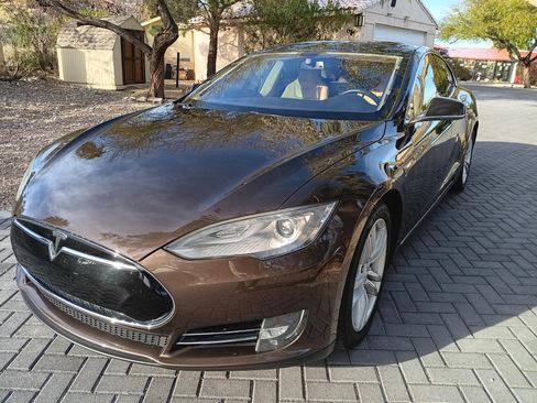 Used 2013 Tesla Model S image 4