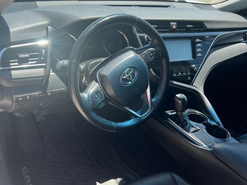 Used 2018 Toyota Camry SE w/ Convenience Package FWD image 11
