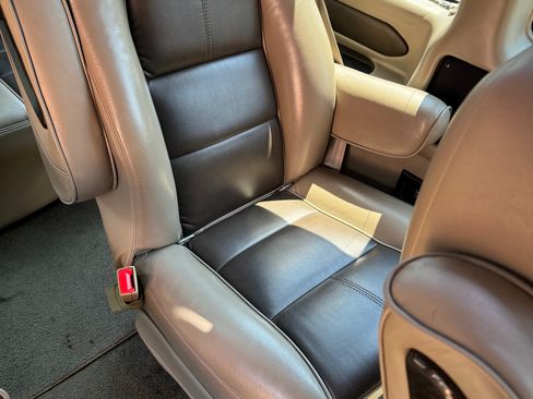 Used 2019 Chevrolet Express 2500 Extended RWD image 16