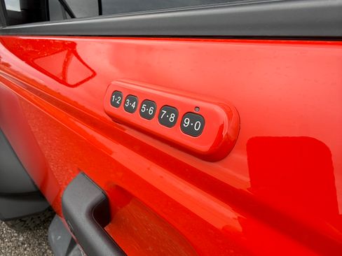 Used 2023 Ford Bronco Raptor AWD/4WD image 17