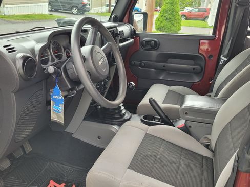 Used 2010 Jeep Wrangler Sport AWD/4WD image 6