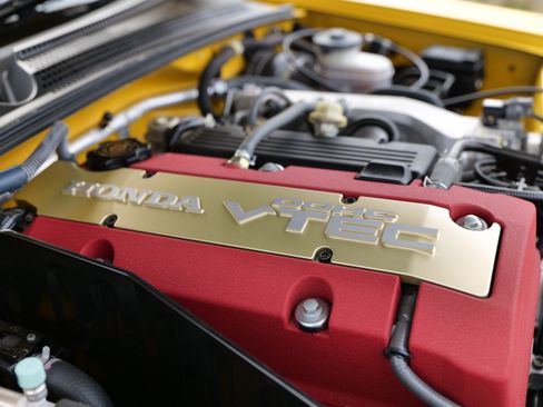 Used 2004 Honda S2000 image 12