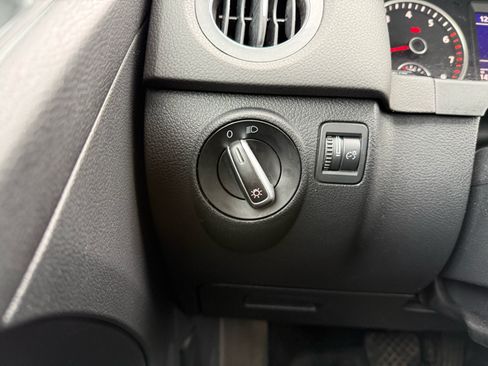 Used 2017 Volkswagen Tiguan Limited w/ Premium Package image 15