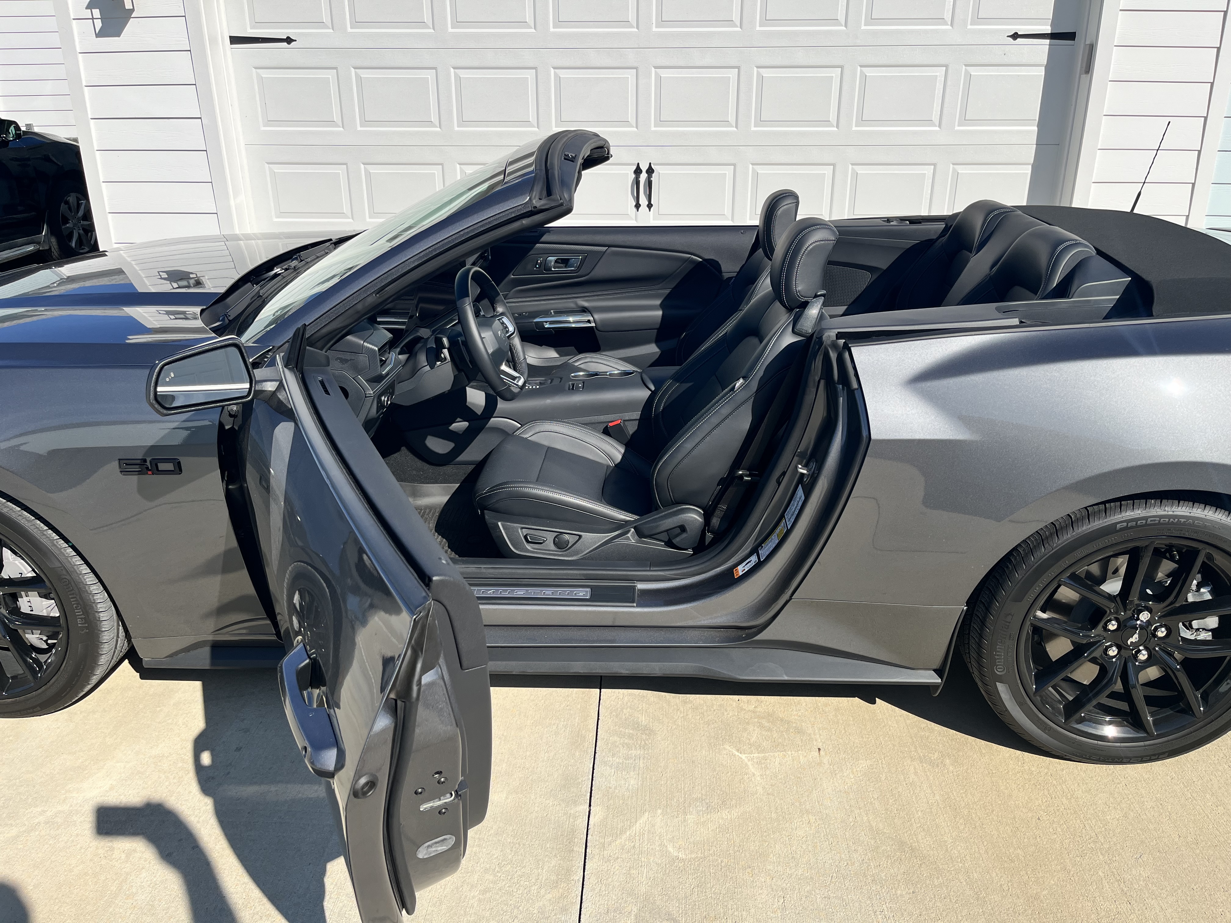 Used 2025 Ford Mustang GT Premium w/ Mustang Nite Pony Package RWD image 26