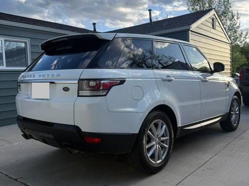 Used 2017 Land Rover Range Rover Sport SE AWD/4WD image 4