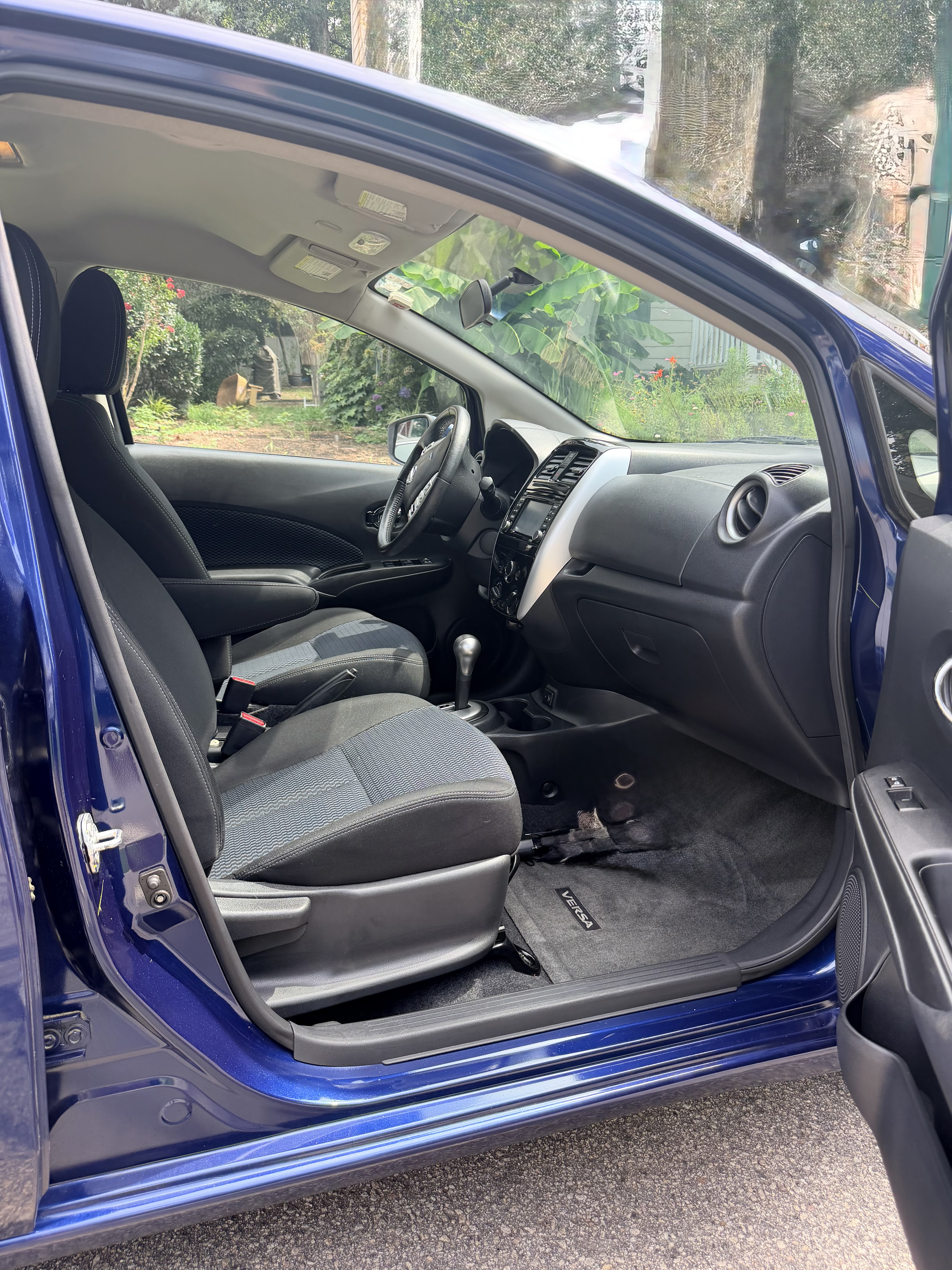 Used 2017 Nissan Versa Note FWD image 8