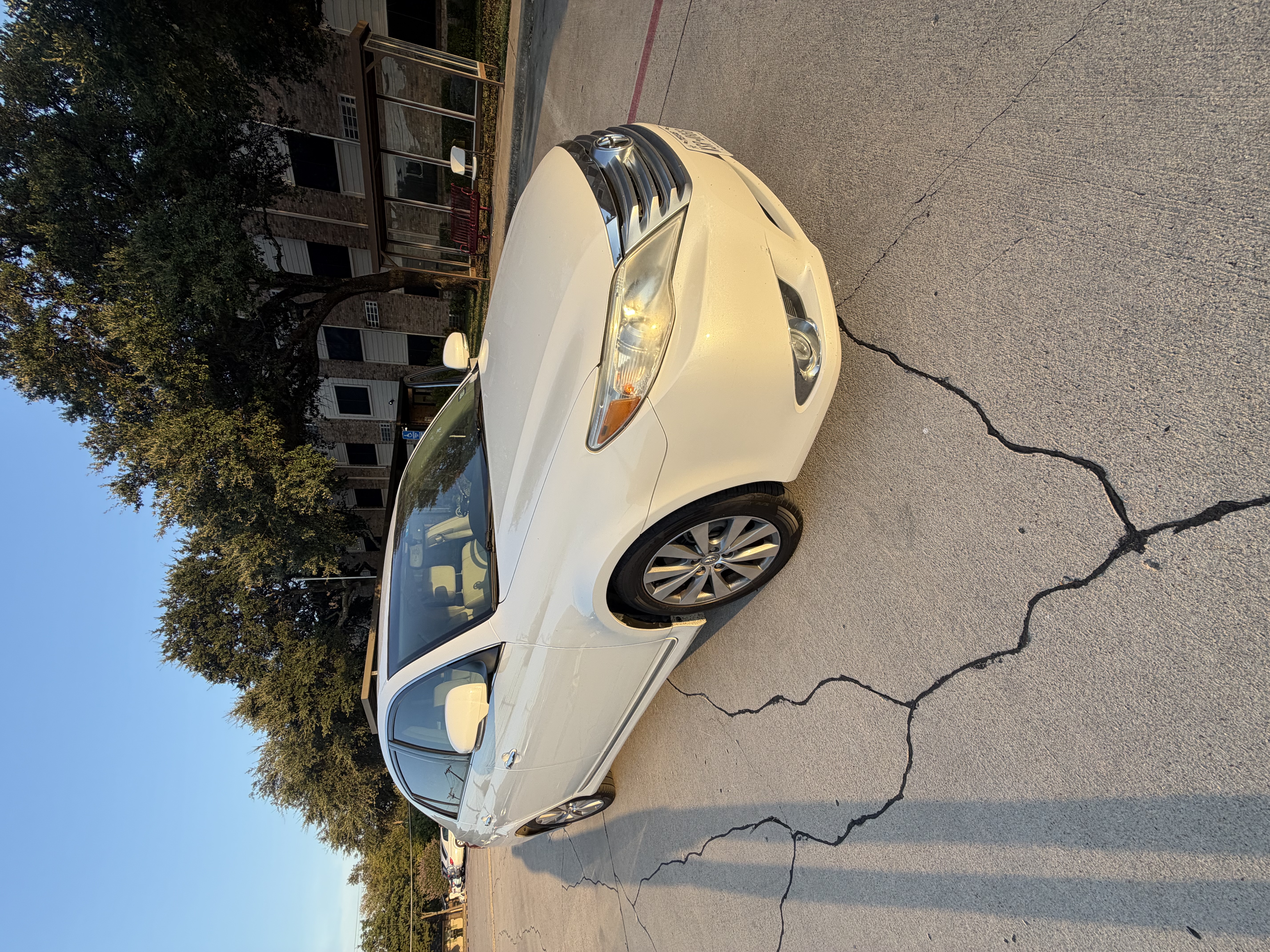 Used 2012 Toyota Avalon Limited FWD image 10