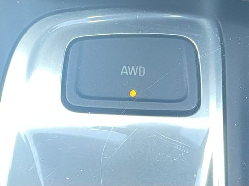 Used 2020 Chevrolet Equinox LT image 12