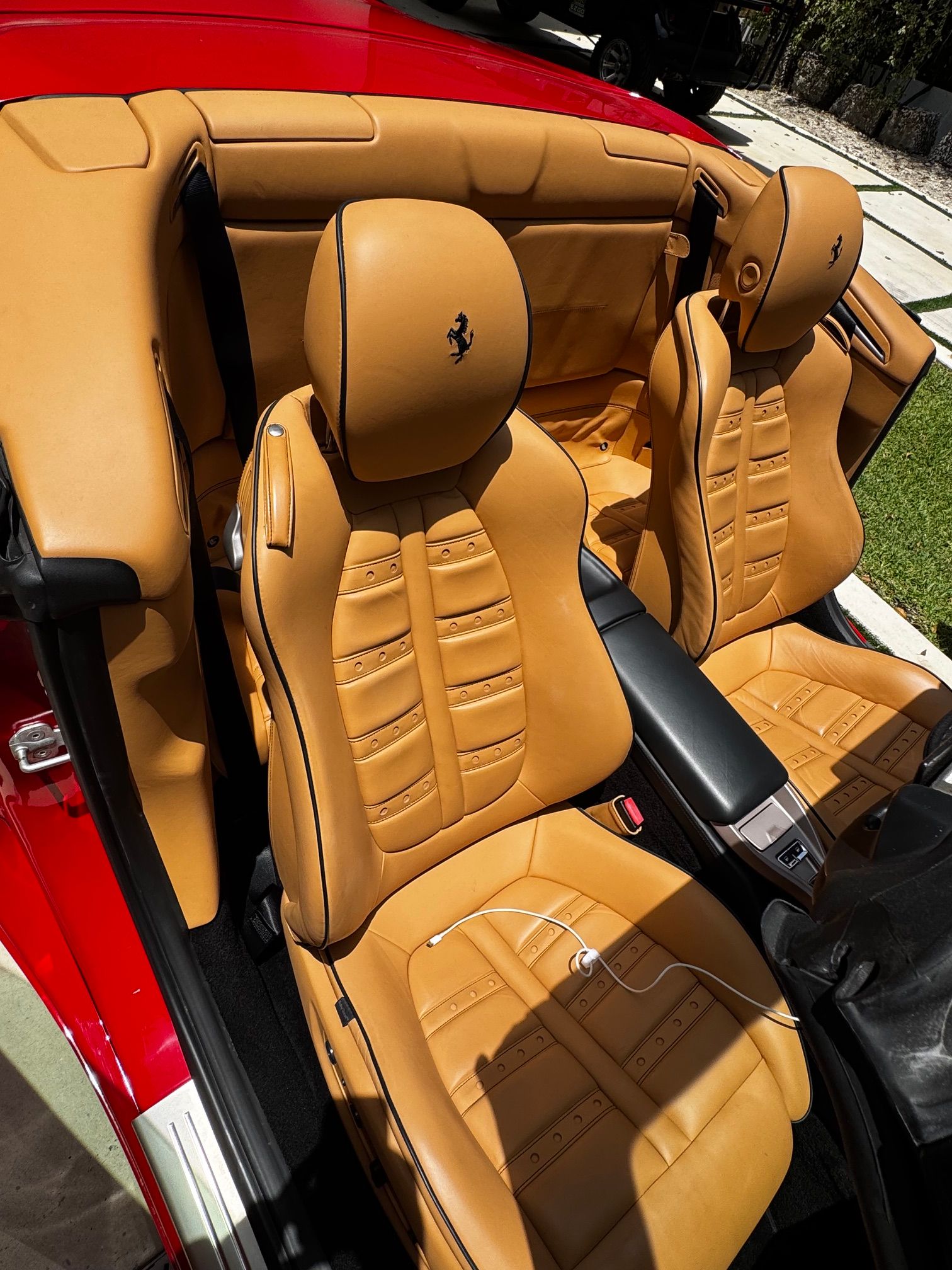 Used 2014 Ferrari California RWD image 10