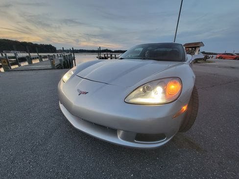 Used 2006 Chevrolet Corvette Coupe w/ Preferred Equipment Group image 9