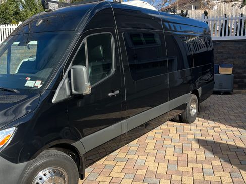Used 2019 Mercedes-Benz Sprinter 3500 image 10
