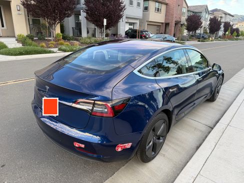 Used 2018 Tesla Model 3 Long Range image 2