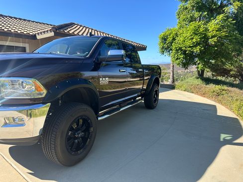 Used 2015 RAM 2500 Laramie w/ Convenience Group AWD/4WD image 2
