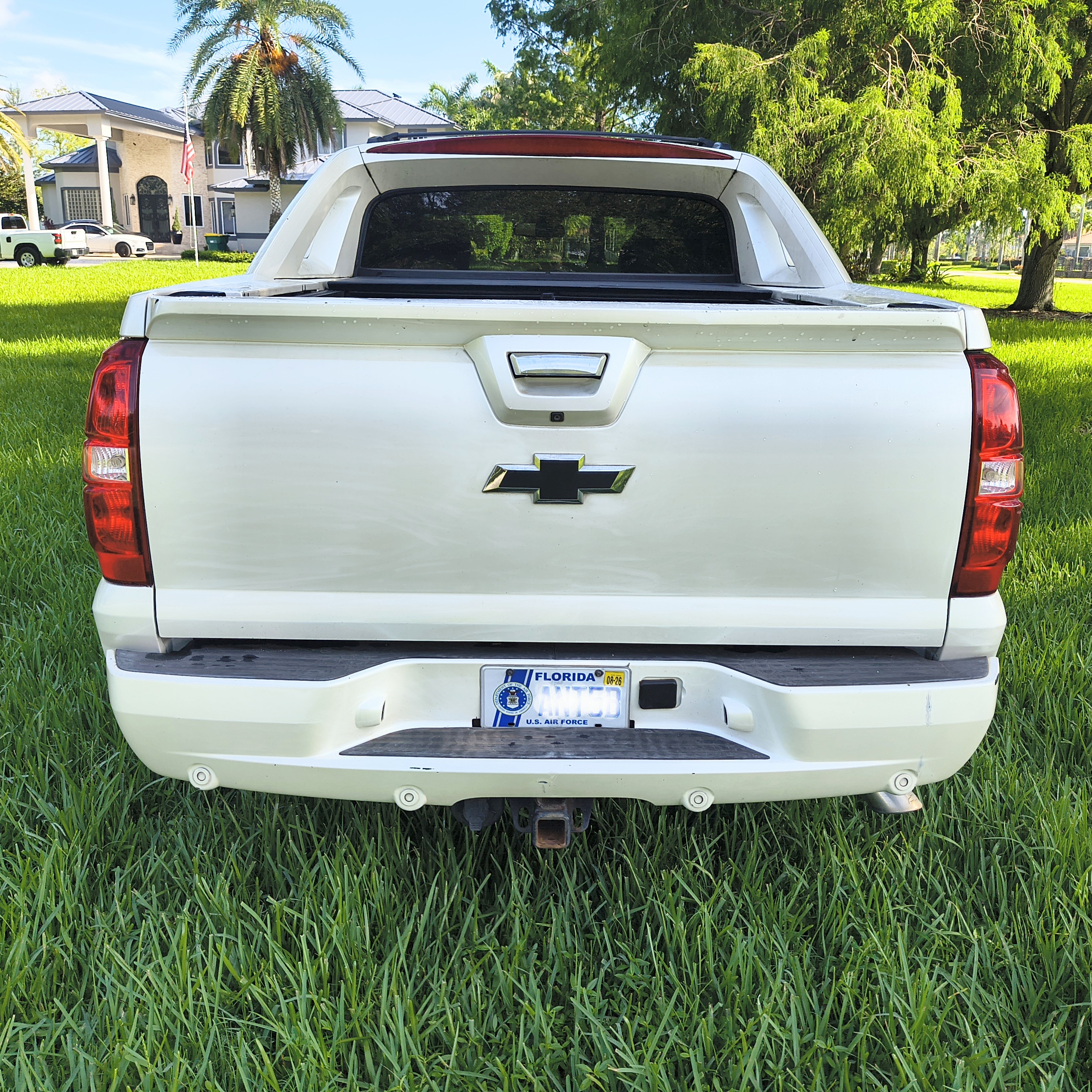 Used 2012 Chevrolet Avalanche LTZ AWD/4WD image 2