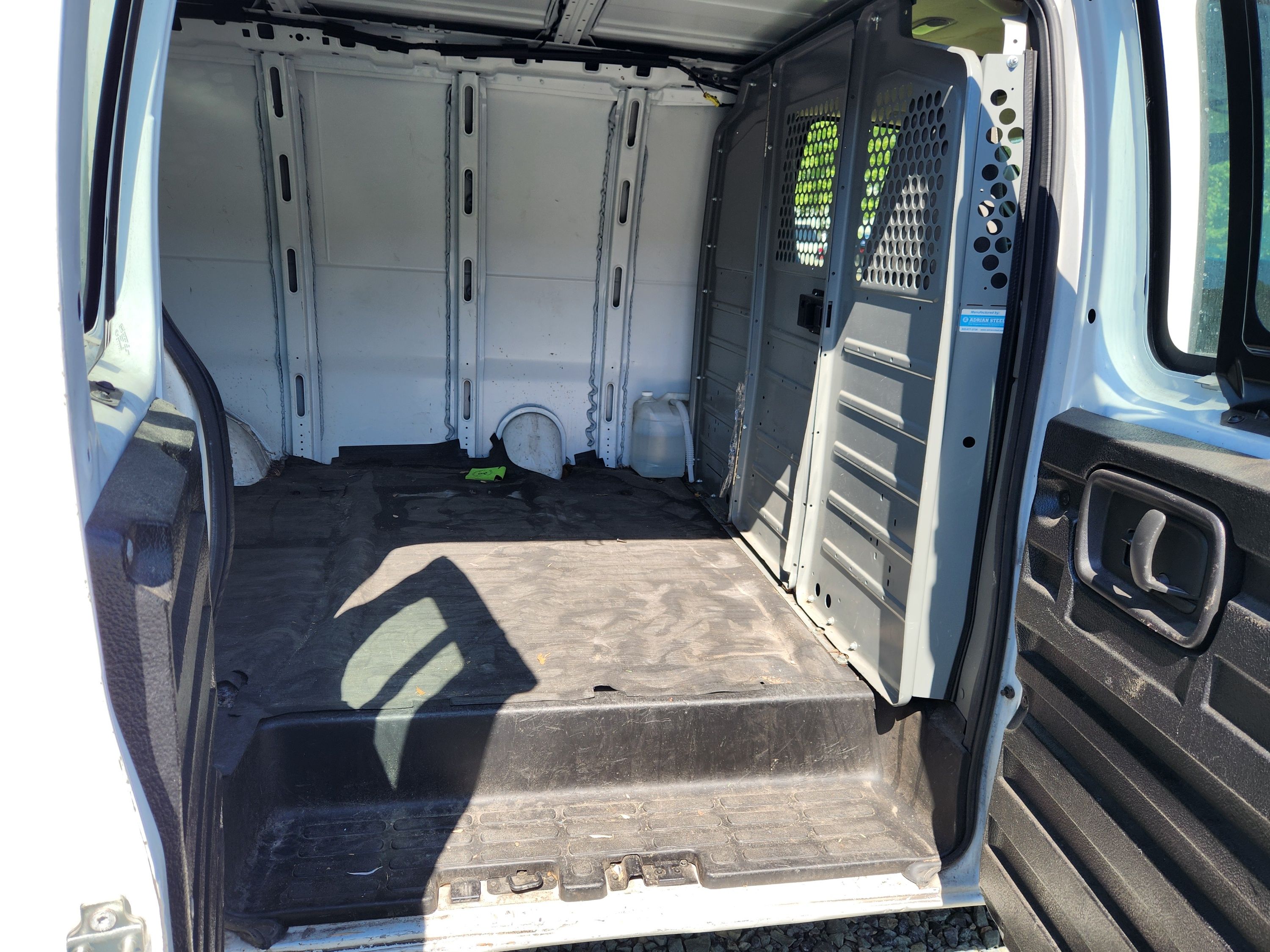 Used 2017 GMC Savana 2500 RWD image 13