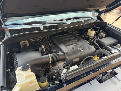 Used 2014 Toyota Tundra SR5 w/ SR5 Upgrade Package image 13