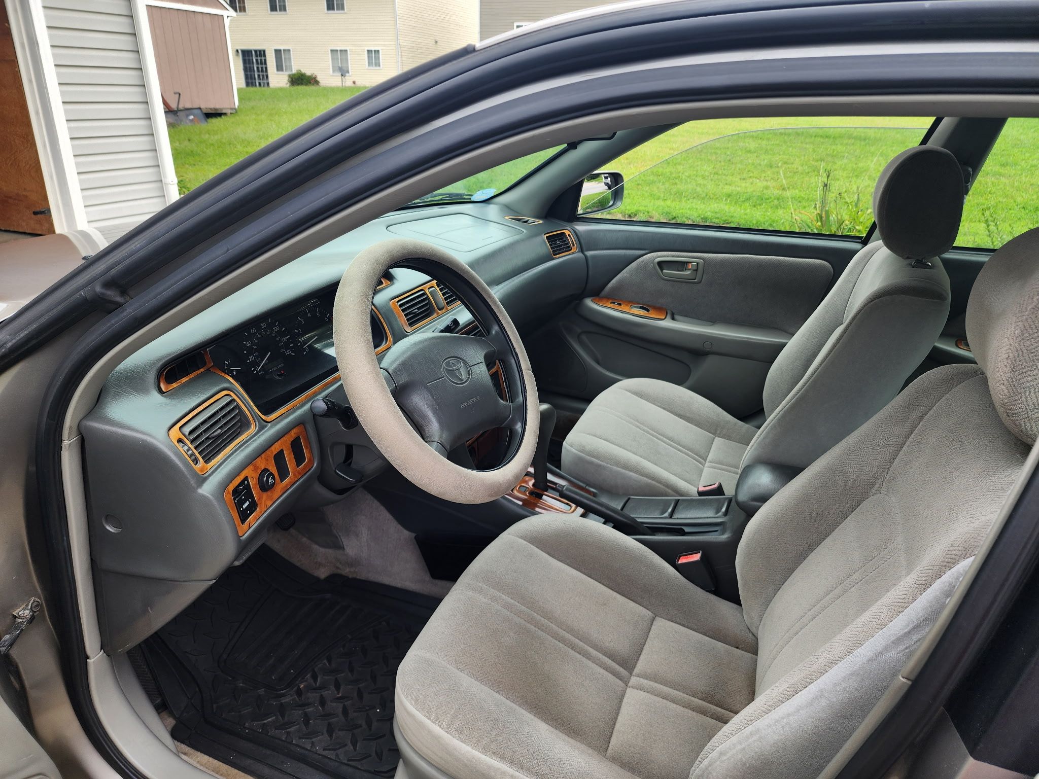 Used 2000 Toyota Camry CE w/ Value Pkg 1 FWD image 6
