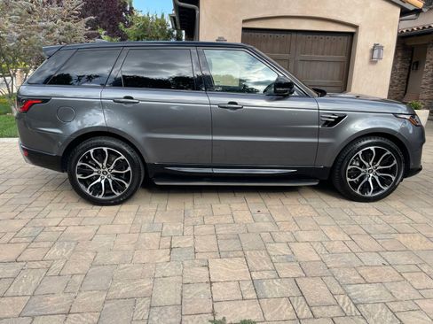 Used 2019 Land Rover Range Rover Sport HSE image 2