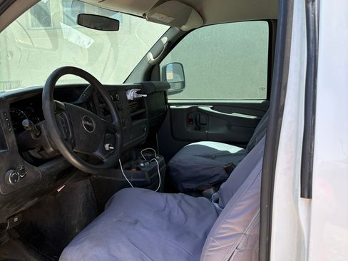 Used 2014 GMC Savana 2500 RWD image 10