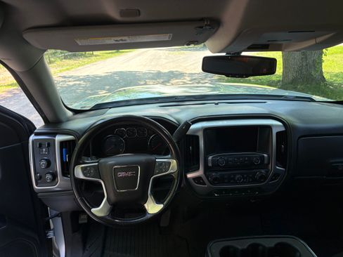 Used 2019 GMC Sierra 1500 SLE w/ SLE Value Package AWD/4WD image 14