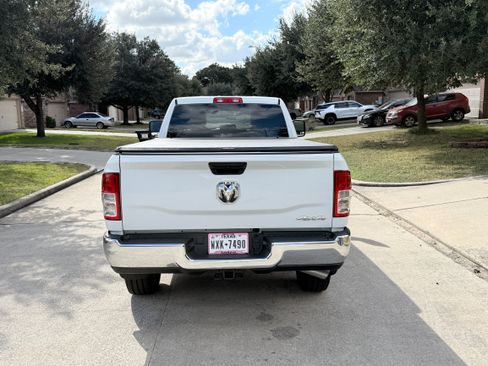 Used 2024 RAM 2500 Tradesman w/ Chrome Appearance Group AWD/4WD image 9