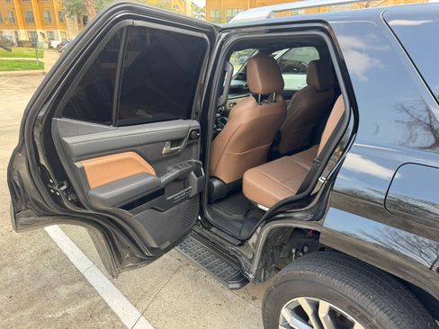 Used 2025 Toyota 4Runner Limited image 15