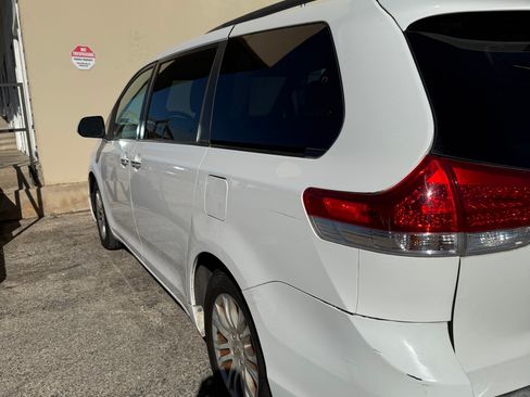 Used 2011 Toyota Sienna XLE image 6