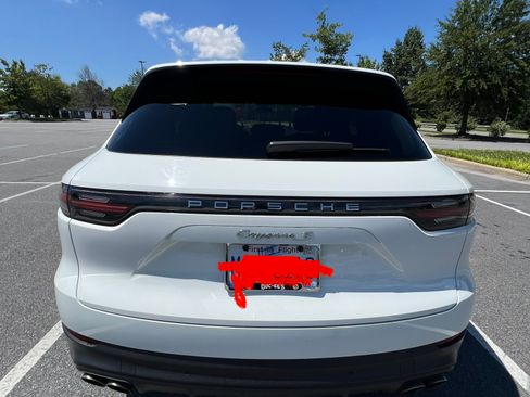 Used 2020 Porsche Cayenne S AWD/4WD image 5