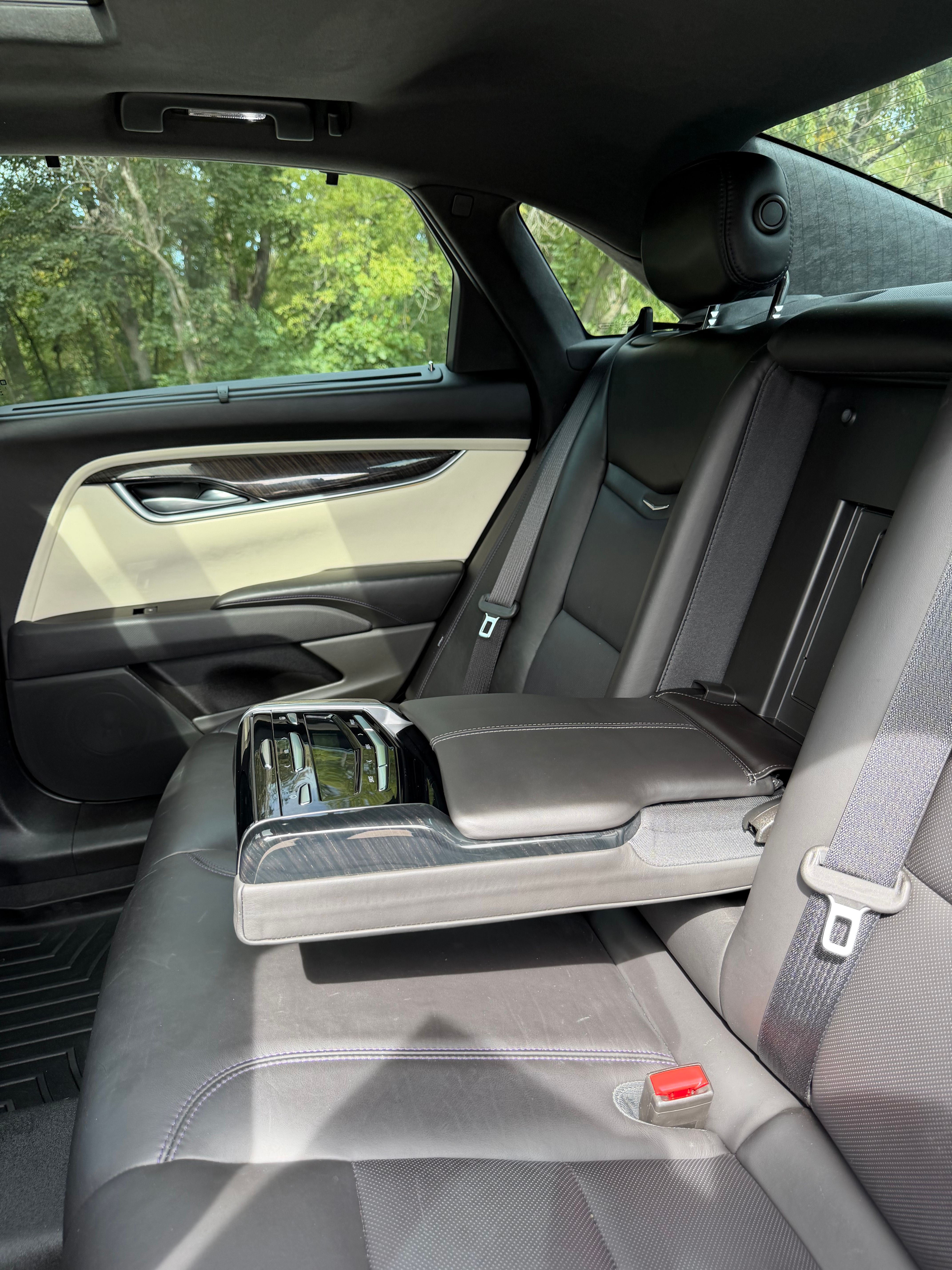 Used 2015 Cadillac XTS Platinum AWD/4WD image 5
