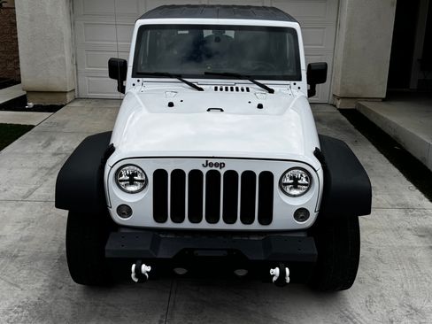 Used 2018 Jeep Wrangler Sport AWD/4WD image 6